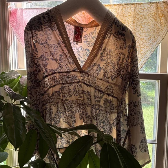 Johnny Was Silk shirt - Picture 4 of 4